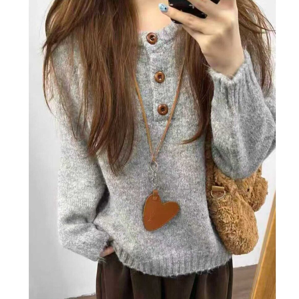 sd20250070 ヘンリーネックボタンニット