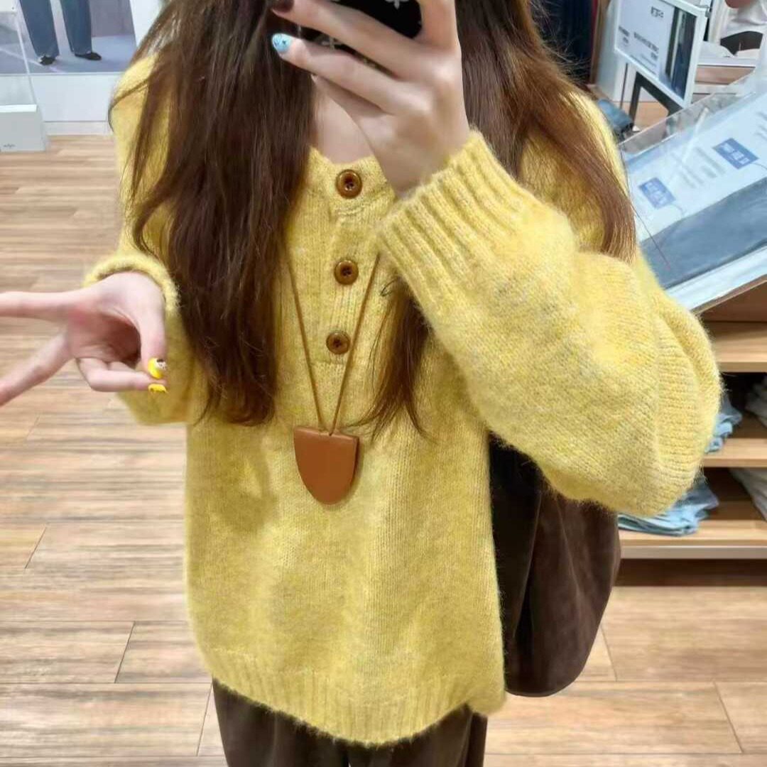 sd20250070 ヘンリーネックボタンニット